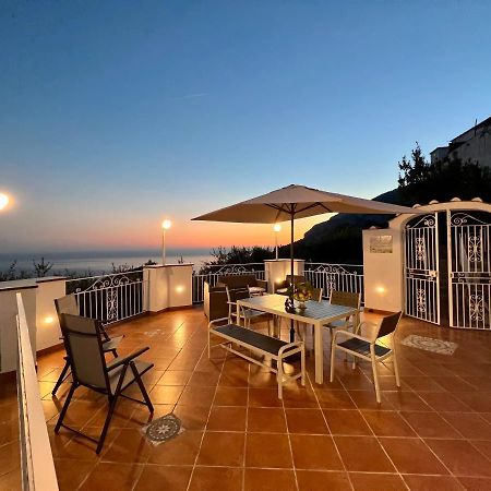 Infinity Experience Casa Vacanza Incantevole Con Terrazzo Scala Eksteriør bilde